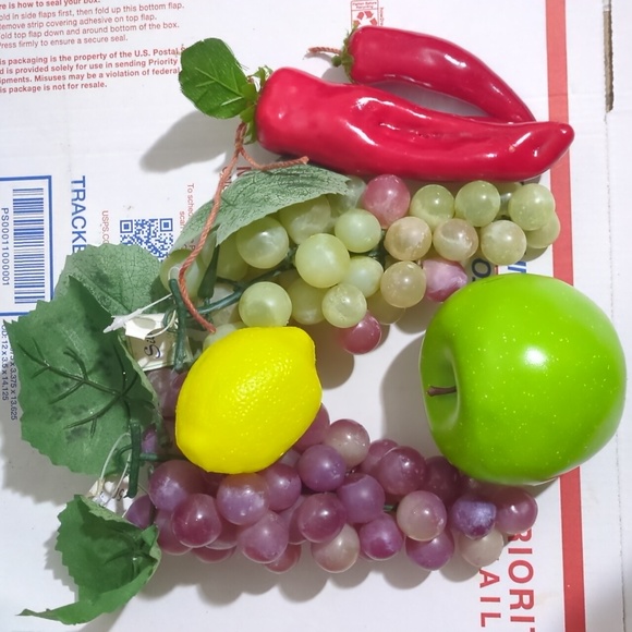 Artificial Fruit / Fake Fruit Realistic Lifelike Decor - Picture 2 of 8